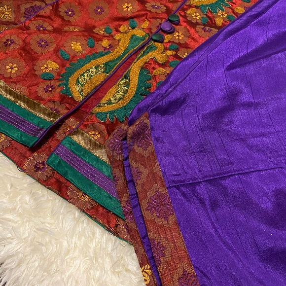 Indian Suit (Salwar Kameez) - Picture 2 of 2